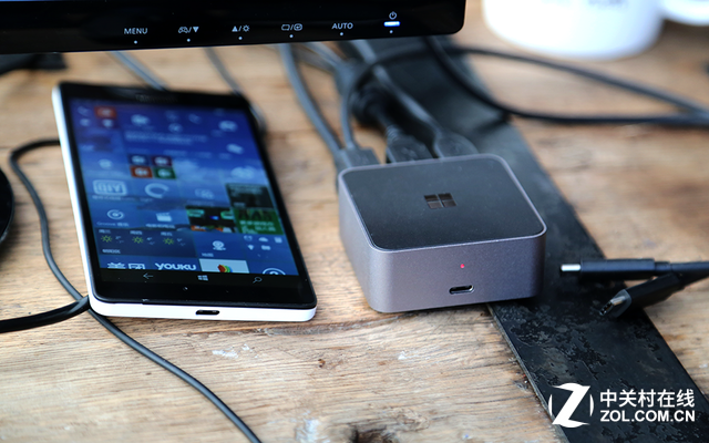 手機(jī)電腦"合體" 微軟Lumia950/950XL組圖