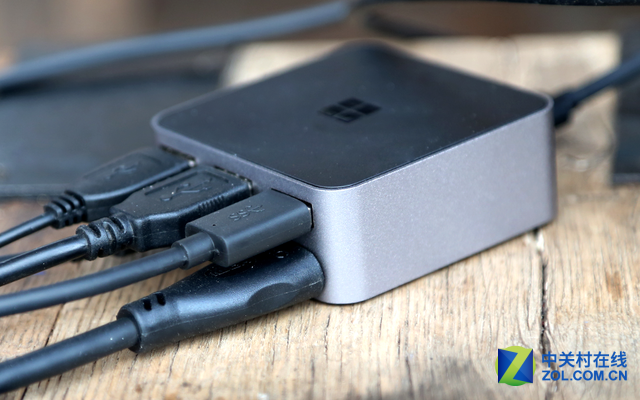 手機(jī)電腦"合體" 微軟Lumia950/950XL組圖