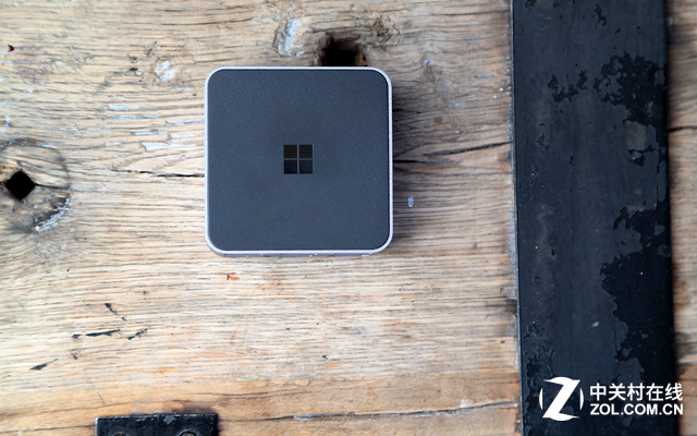 手機(jī)電腦"合體" 微軟Lumia950/950XL組圖