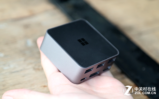 手機電腦"合體" 微軟Lumia950/950XL組圖