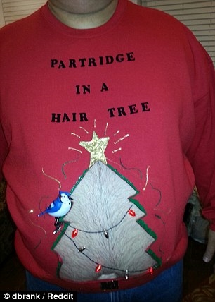 全程高能!國外網友集體曬奇葩圣誕裝:袒胸露乳