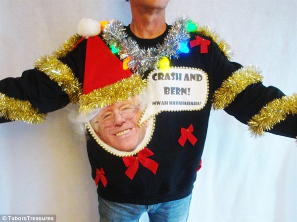 全程高能!國外網友集體曬奇葩圣誕裝:袒胸露乳