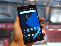 滑蓋高清屏 黑莓Priv商家僅售4764元