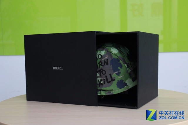 6月30日下午魅族在國家會議中心召開新品發布會,正式宣布推出年度新作MX5。當我們受到這個鋼盔邀請函時頗為震驚,感嘆現在的邀請涵實在是花樣百出。