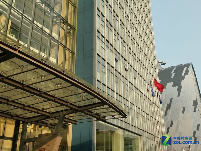 服務全面升級 中興AXON天機Max購機手冊