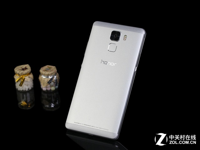 2015手機圈流行色 玫瑰金配色智能機薦