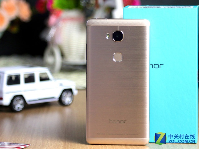 秒開(kāi)神器5X領(lǐng)銜 熱門(mén)千元指紋功能機(jī)盤(pán)點(diǎn)