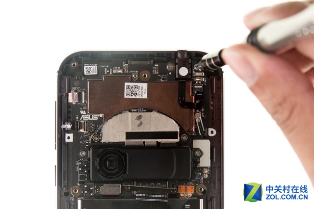 精密的“鷹眼” 華碩ZenFone Zoom拆解圖賞