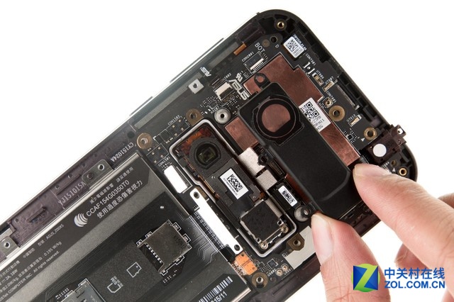 精密的“鷹眼” 華碩ZenFone Zoom拆解圖賞