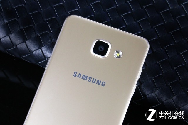 纖薄機身再有突破 三星A5 2016版圖賞