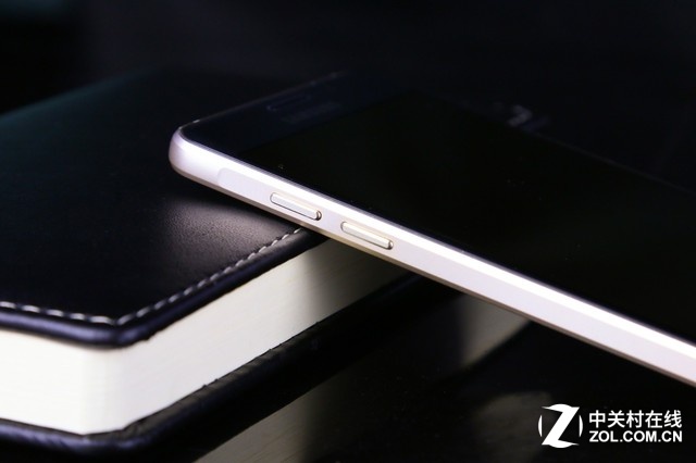 纖薄機身再有突破 三星A5 2016版圖賞