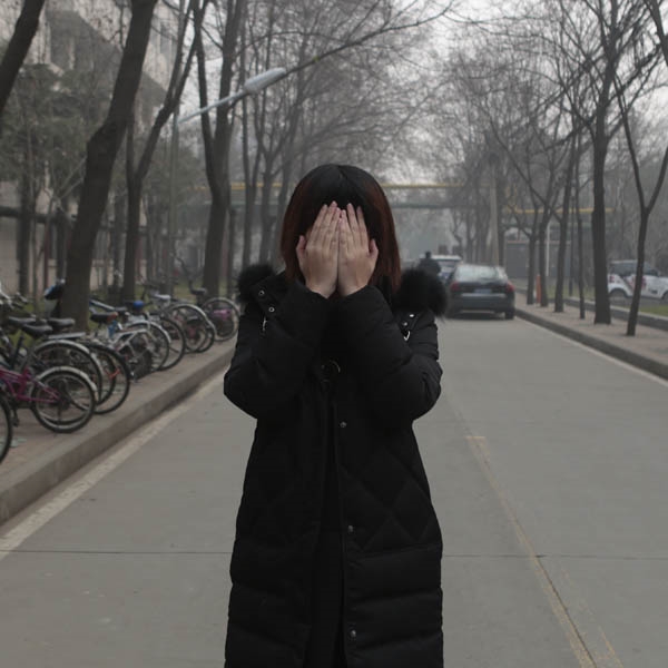 男子重度霧霾不戴口罩:稱國人金剛不壞