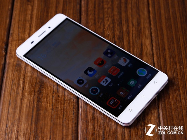 不足3000mAh就別混了 熱門高續(xù)航手機薦