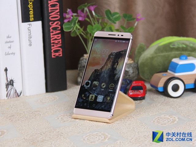 給它們的顏值打打分 金屬材質(zhì)熱門機(jī)推薦 