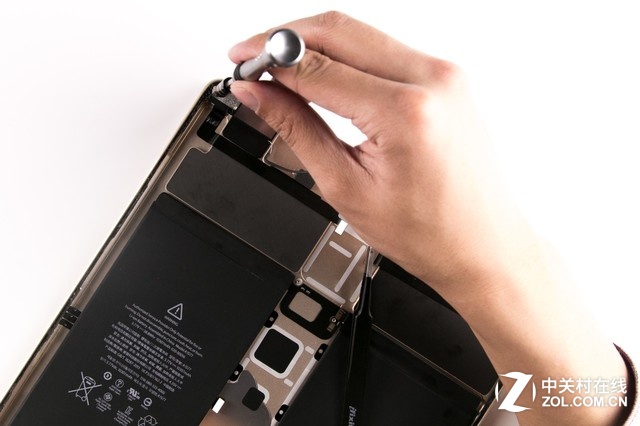 苛求對稱之美 iPad Pro拆解百圖賞析