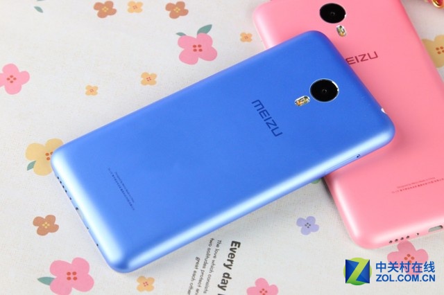 多彩時(shí)尚之選 魅藍(lán)metal粉藍(lán)雙機(jī)圖賞