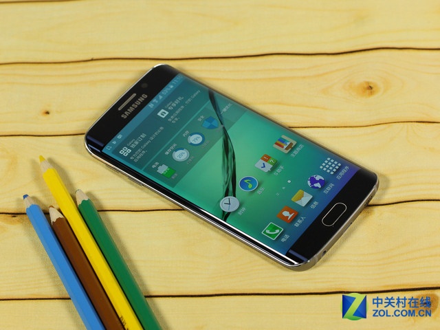 大屏+個性曲面 三星S6 Edge報價4270元