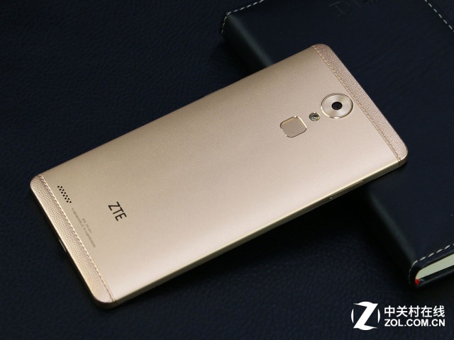 大屏才盡興 中興AXON天機Max報價2799元