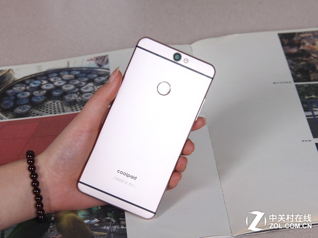 配備安全系統(tǒng) 酷派鋒尚MAX官網(wǎng)報(bào)2499元 