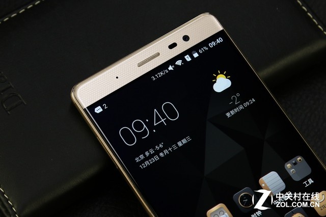 巨屏盡在掌握 中興AXON天機Max圖賞 