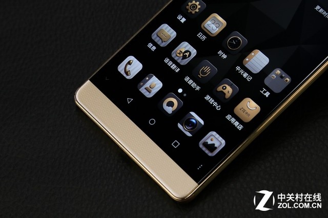 巨屏盡在掌握 中興AXON天機Max圖賞 