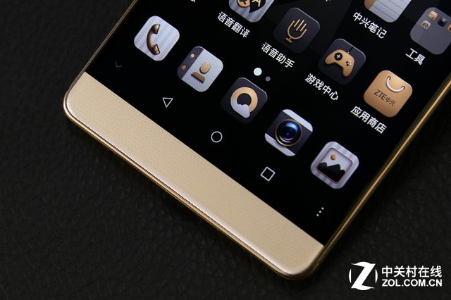 巨屏盡在掌握 中興AXON天機Max圖賞 