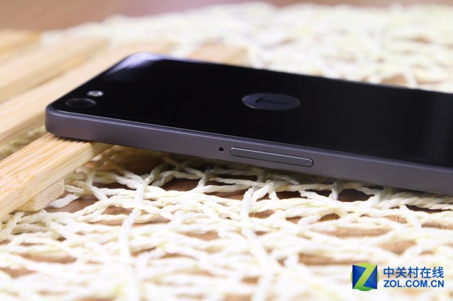 體驗(yàn)至上 錘子手機(jī)Smartisan T2圖賞