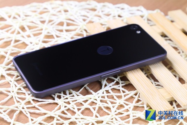 體驗(yàn)至上 錘子手機(jī)Smartisan T2圖賞