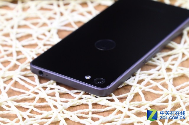 體驗(yàn)至上 錘子手機(jī)Smartisan T2圖賞