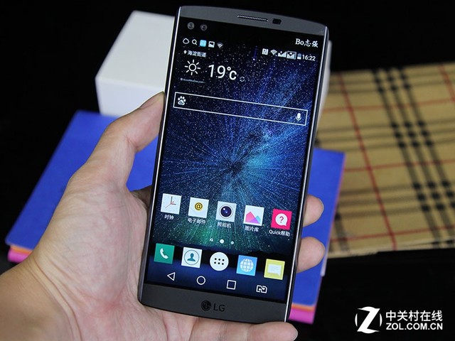 主副雙屏新玩兒法 創新旗艦LG V10評測