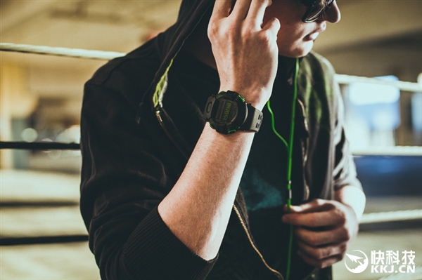 1699元！Razer也做了塊手表：還是雙屏的