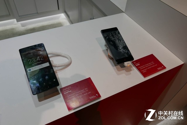 最被大家熟悉的手機(jī)部分,展示的是各家使用Snapdraon芯片手機(jī)廠商的產(chǎn)品。放眼過去一看,中國品牌占了多數(shù),還是很讓人興奮的。