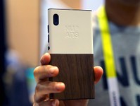 可定制的Win10手機 NuAns Neo上手展示