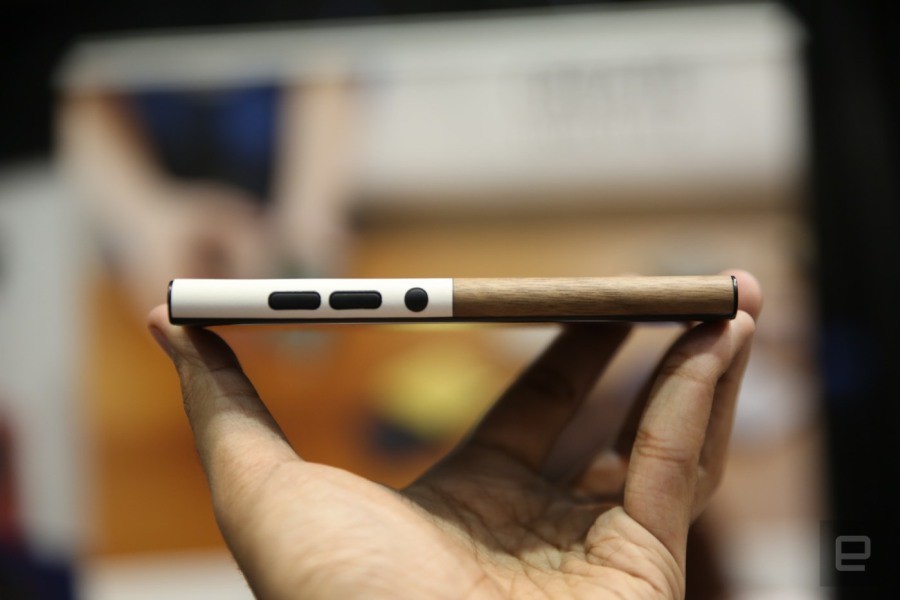 可定制的Win10手機(jī) NuAns Neo上手展示