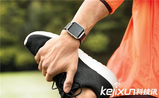 fitbit在CES上發布新產品:表帶表框都能換!