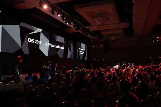 LG新品曝光 50大圖領(lǐng)略CES發(fā)布會(huì)現(xiàn)場(chǎng)