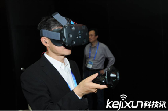 HTC Vive二月底可預訂!VR會重振HTC?