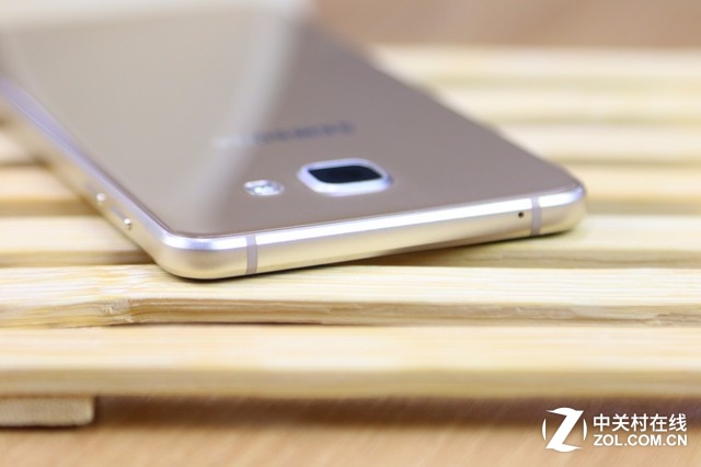 體驗攀升時尚外觀 三星A7 2016版圖賞