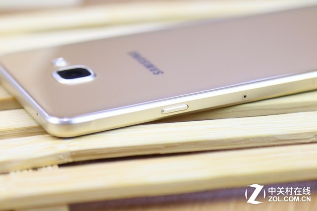 體驗攀升時尚外觀 三星A7 2016版圖賞