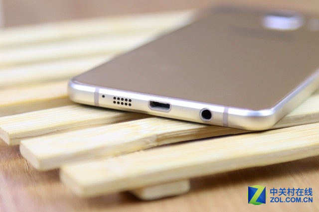 體驗攀升時尚外觀 三星A7 2016版圖賞