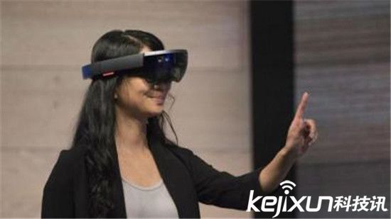 微軟HoloLens全息眼鏡細節透露:視野差還死貴