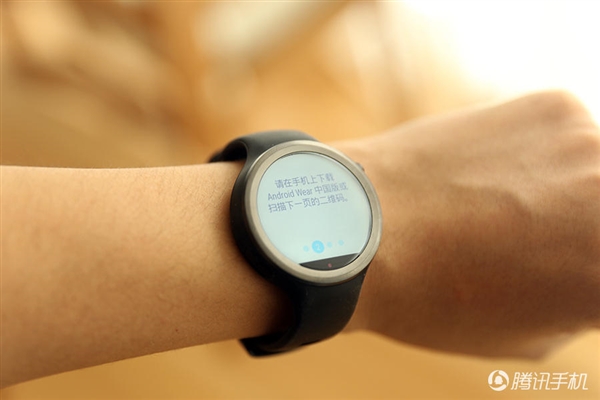 2388元!Moto 360運(yùn)動(dòng)版國(guó)行圖賞:硅膠腕帶