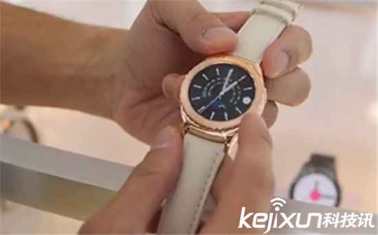 三星發布黃金版智能手表：就是鍍層金而已！