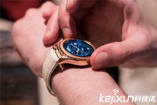 三星發(fā)布黃金版智能手表：就是鍍層金而已！