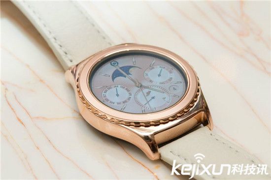 三星發(fā)布黃金版智能手表：就是鍍層金而已！