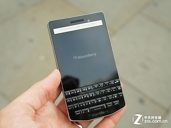 全鍵盤旗艦手機 黑莓P9983商家報低價