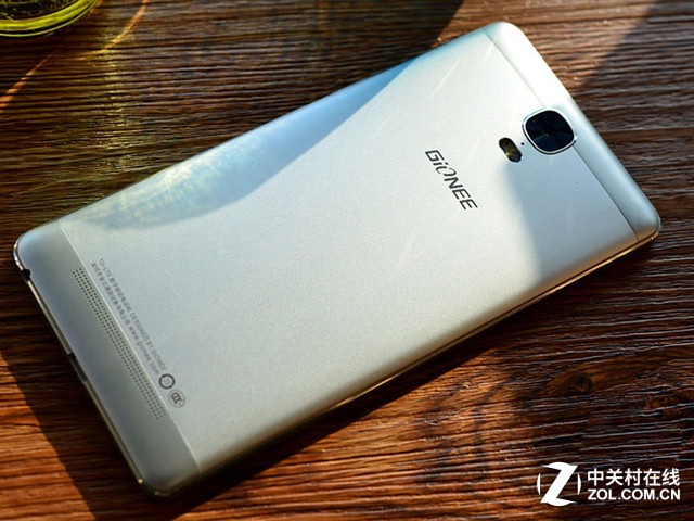 4000mAh是起步 高顏值高續航熱門機推薦 