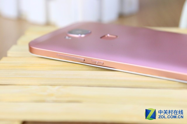 亮眼小清新 玫瑰金色華為麥芒4圖賞