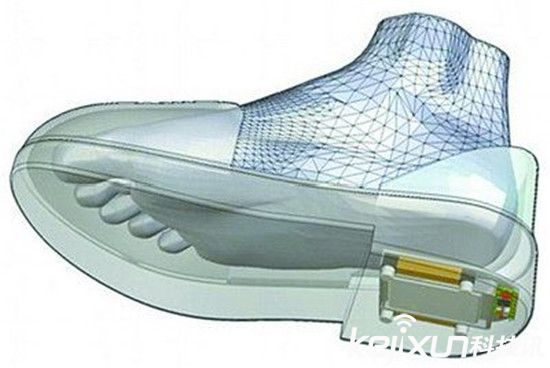 智能鞋子搶風頭:不僅能說話還能給手機充電!