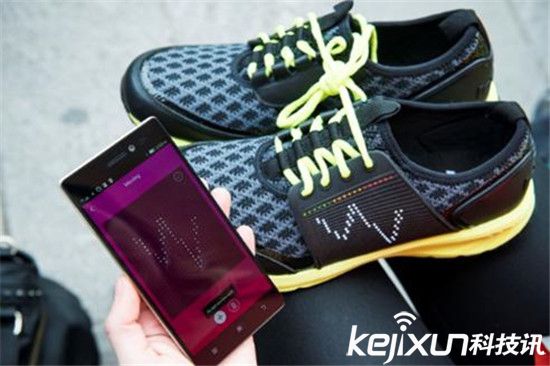 智能鞋子搶風(fēng)頭:不僅能說(shuō)話還能給手機(jī)充電!